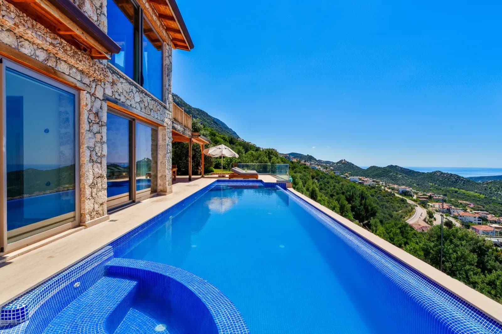 Villa Sedir, Kaş — muhafazakâr villa