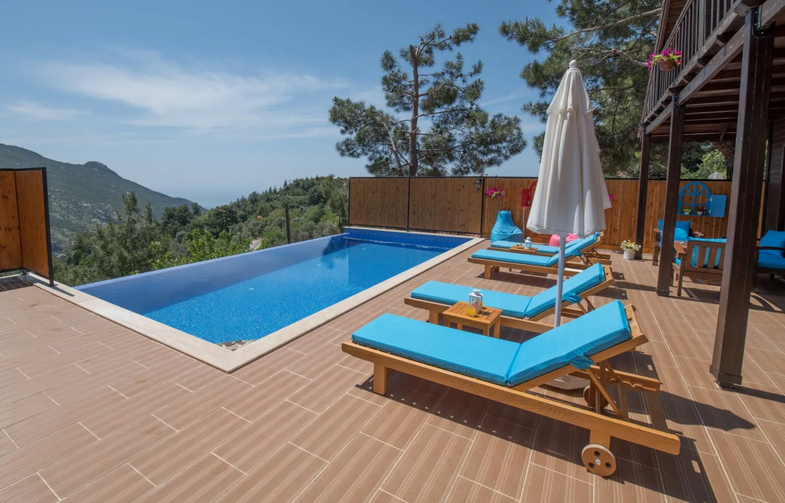 Villa Seyirtepe İslamlar, Kaş — muhafazakâr villa