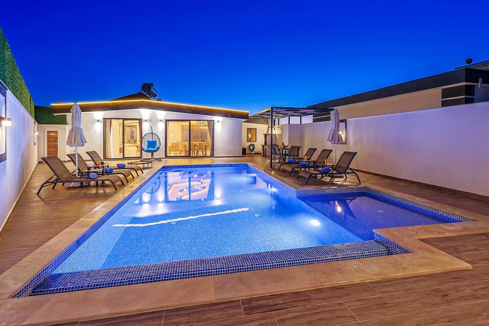 Villa Sidelya Kavun, Kaş — muhafazakâr villa