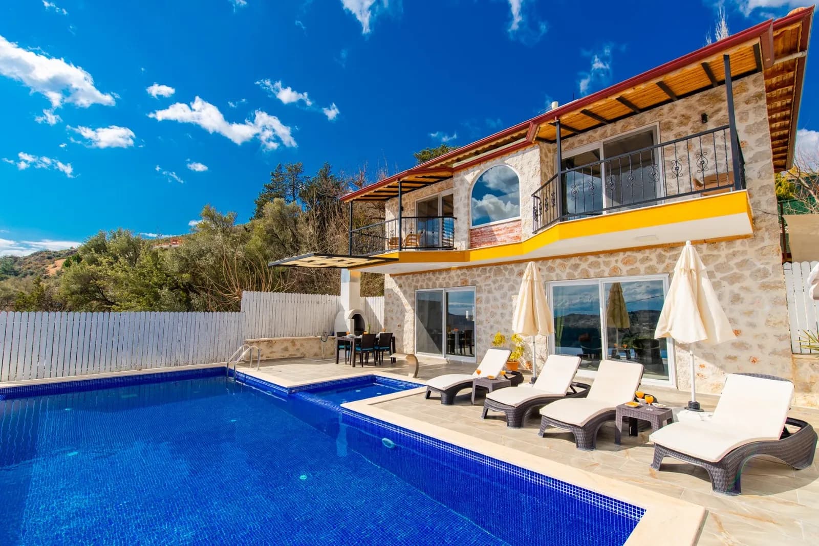 Villa Sılam İslamlar, Kaş — muhafazakâr villa