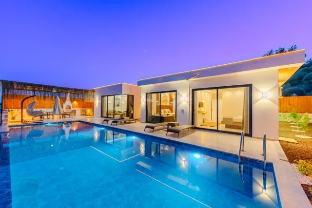 Villa Starliçe 1, Kaş — muhafazakâr villa