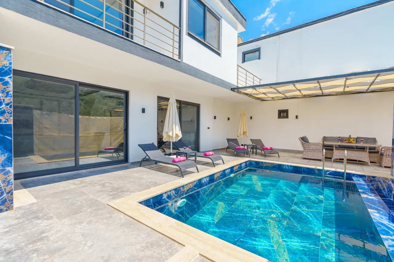 Villa Su, Kaş — muhafazakâr villa