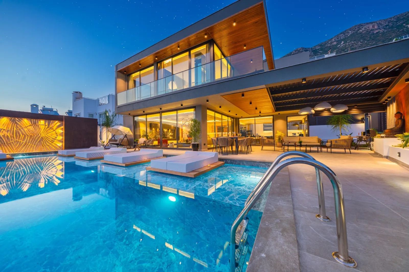 Villa Süpernova, Kaş — muhafazakâr villa