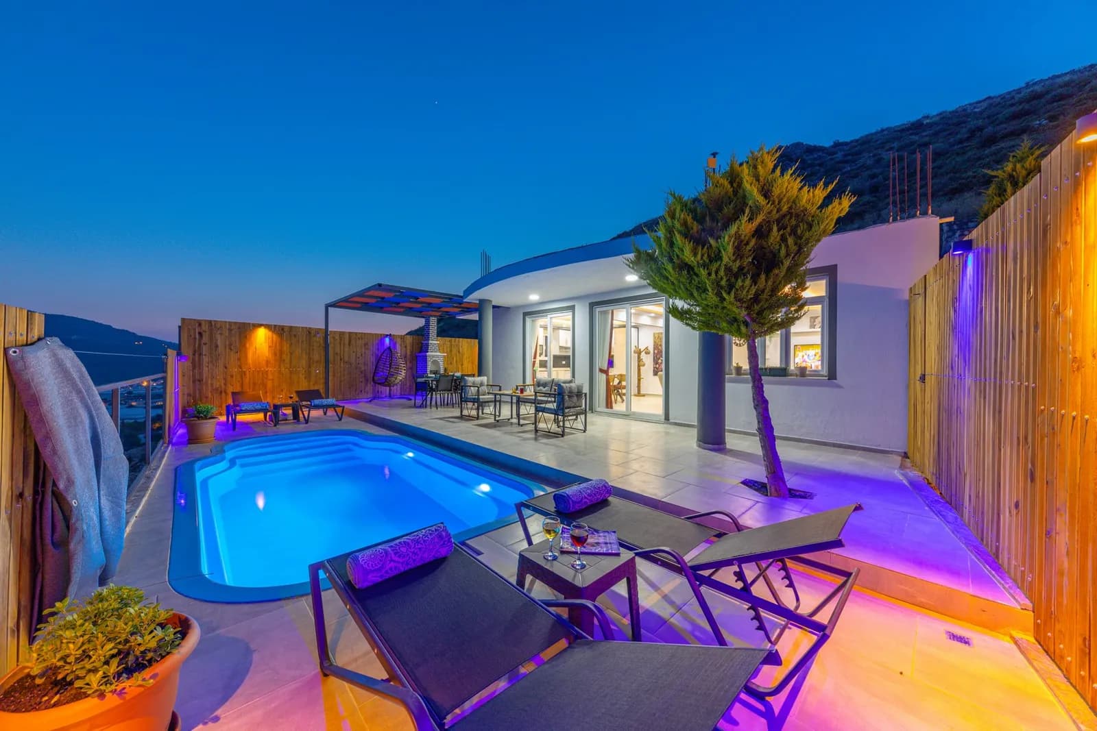 Villa Tuana, Kaş — muhafazakâr villa