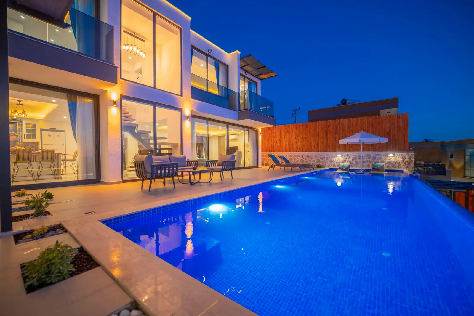 Villa Uçar 1, Kaş — muhafazakâr villa