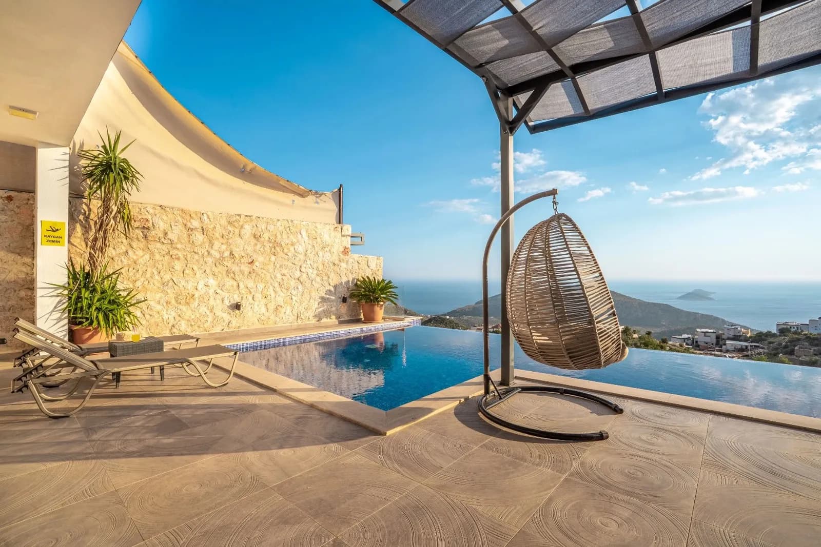Villa Vistale, Kaş — muhafazakâr villa