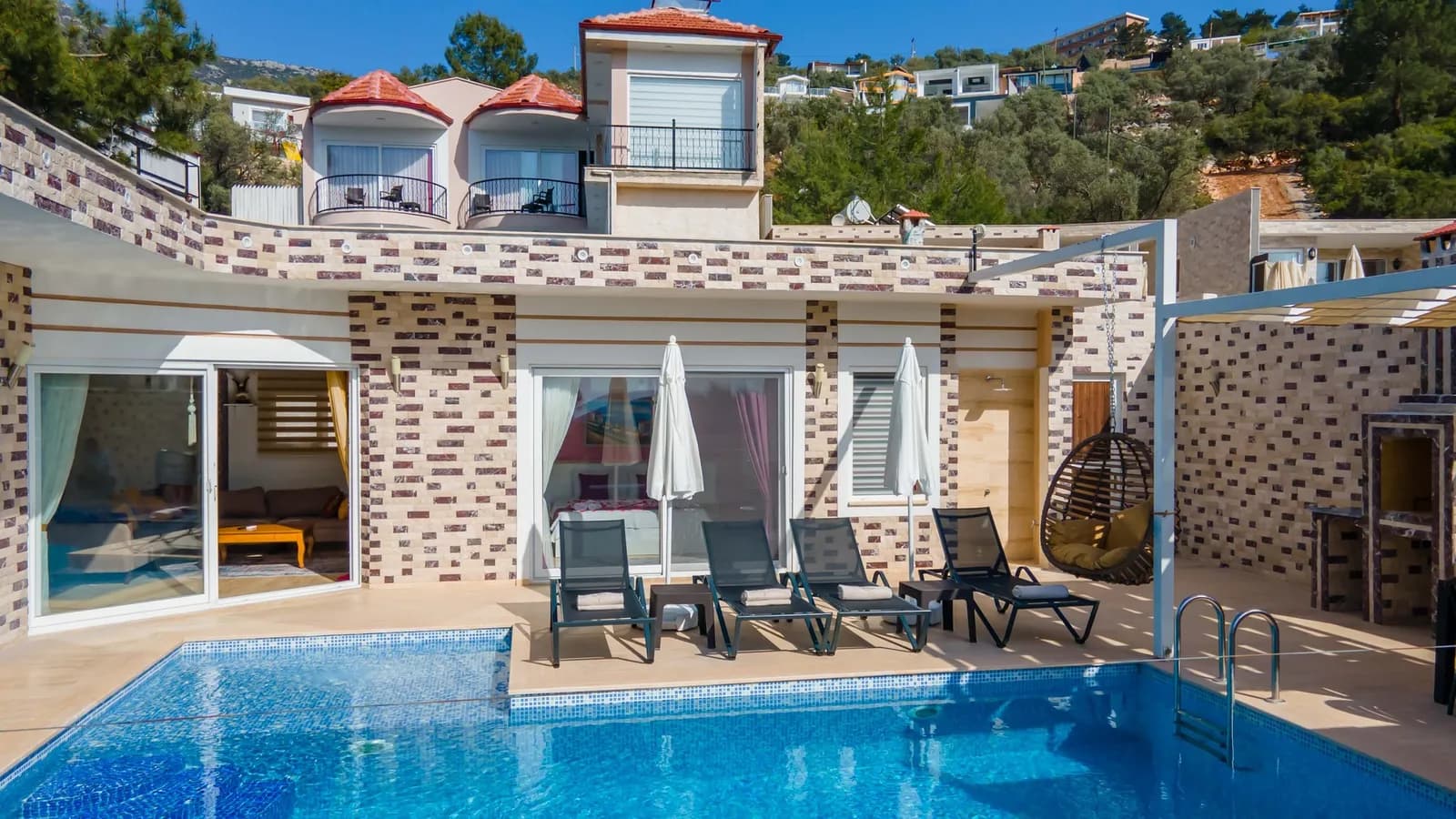 Villa Volga, Kaş — muhafazakâr villa