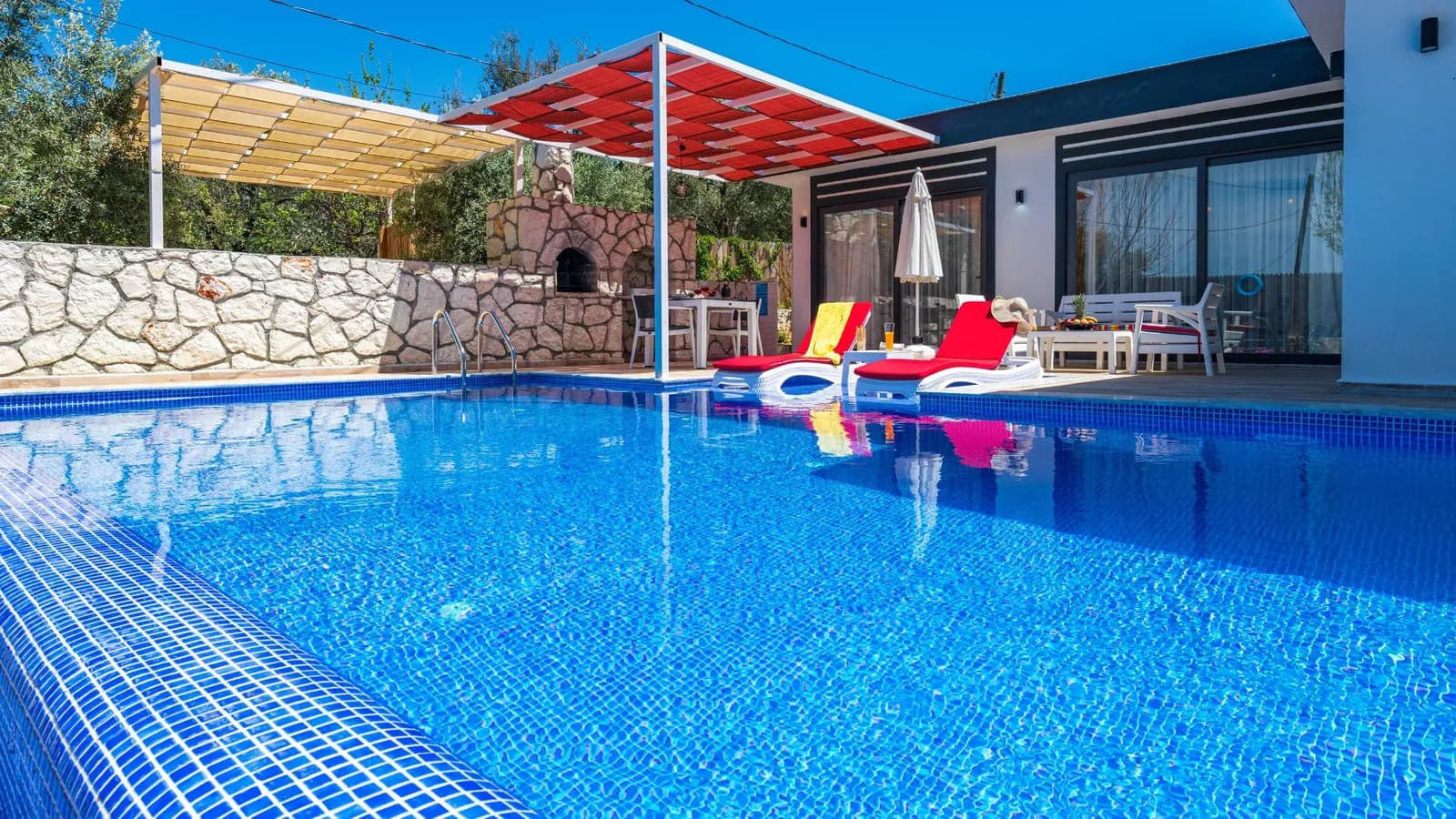 Villa Yağmur Balayı, Kaş — muhafazakâr villa