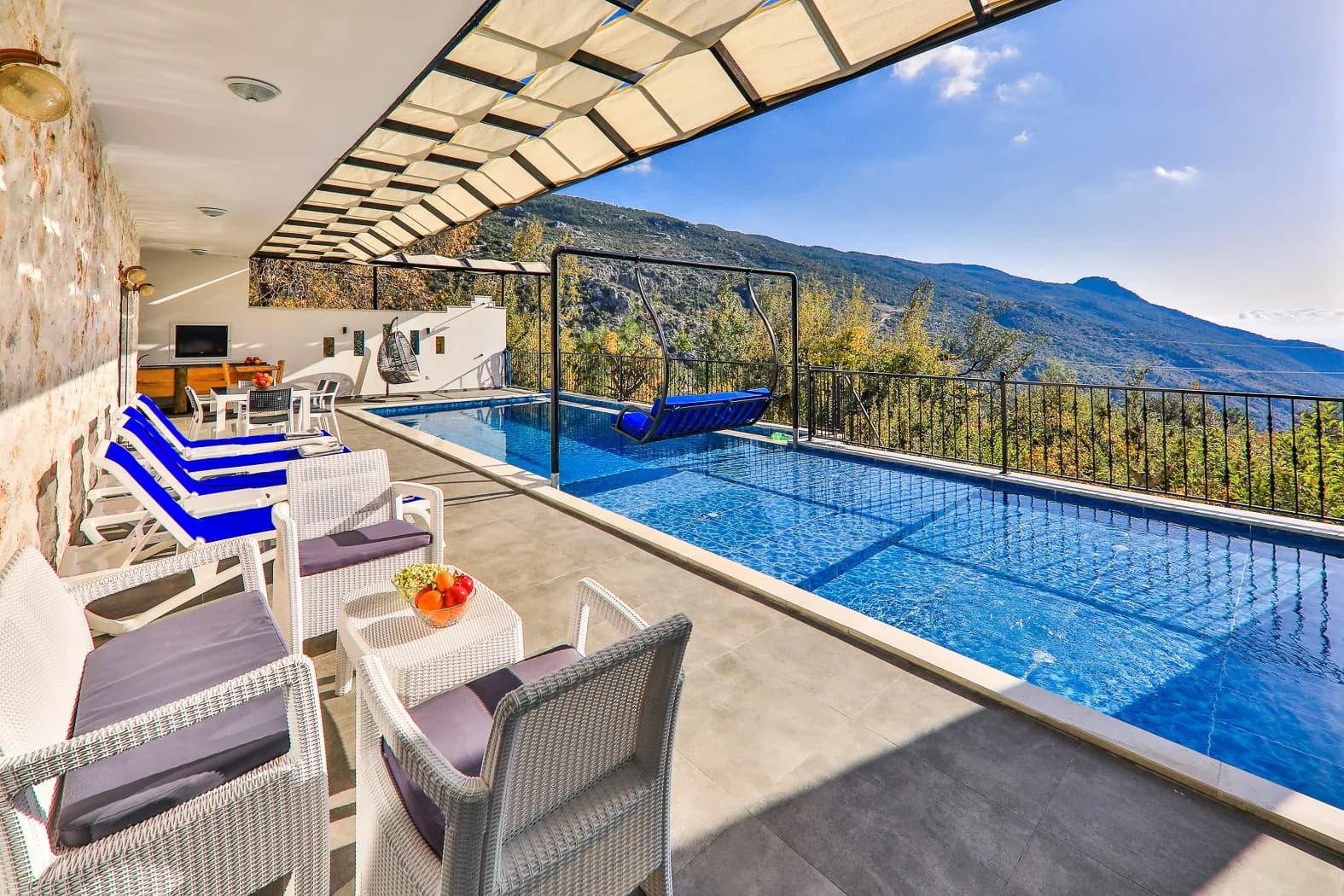 Villa Yasin İslamlar, Kaş — muhafazakâr villa