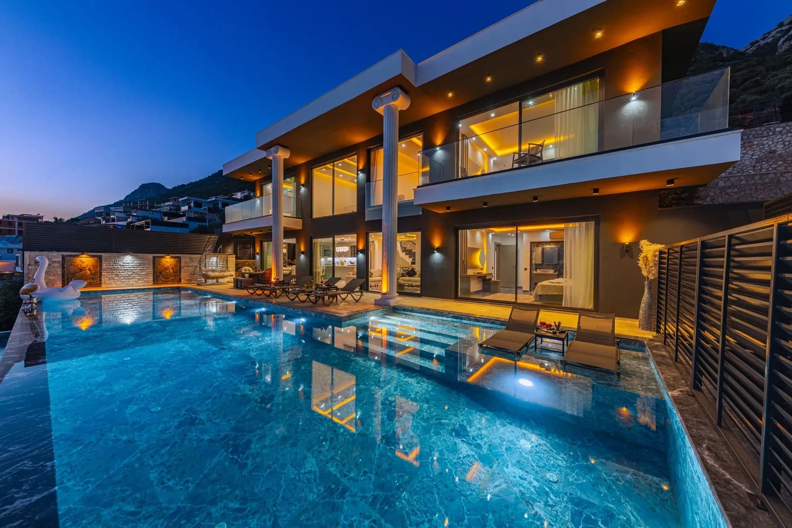 Villa Zek, Kaş — muhafazakâr villa