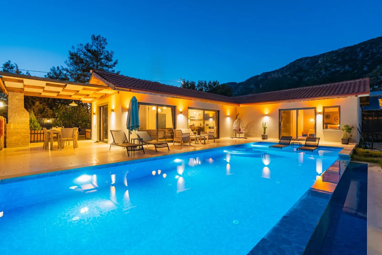 Villa Zelyus, Kaş — muhafazakâr villa
