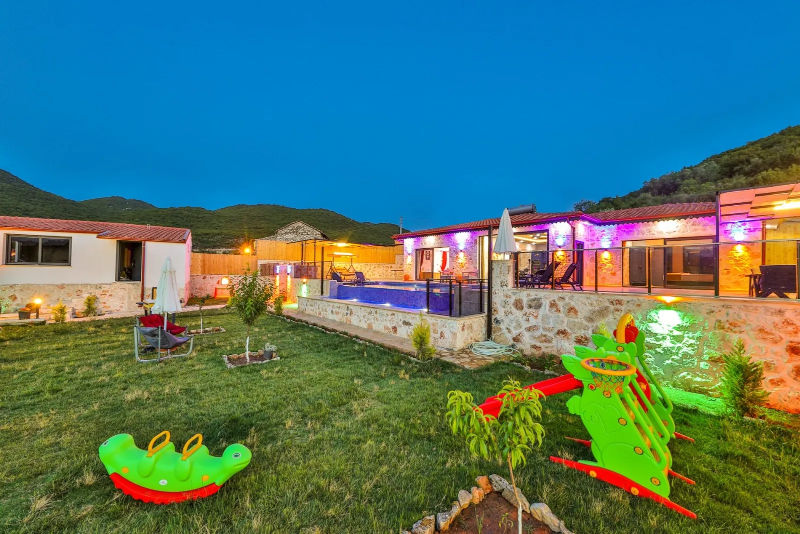 villa-konak-isinda-kas-38