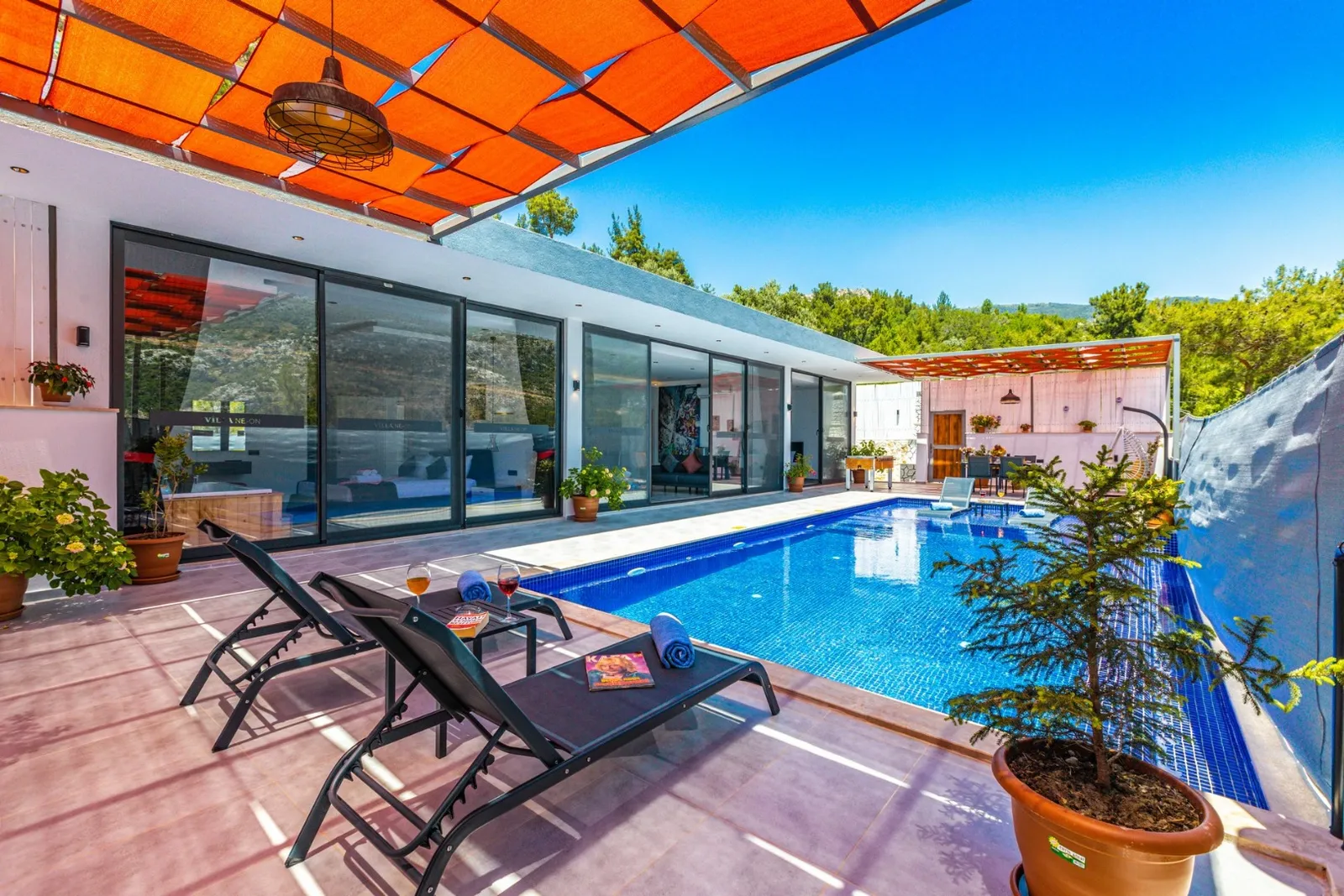 villa-neon-kas-25